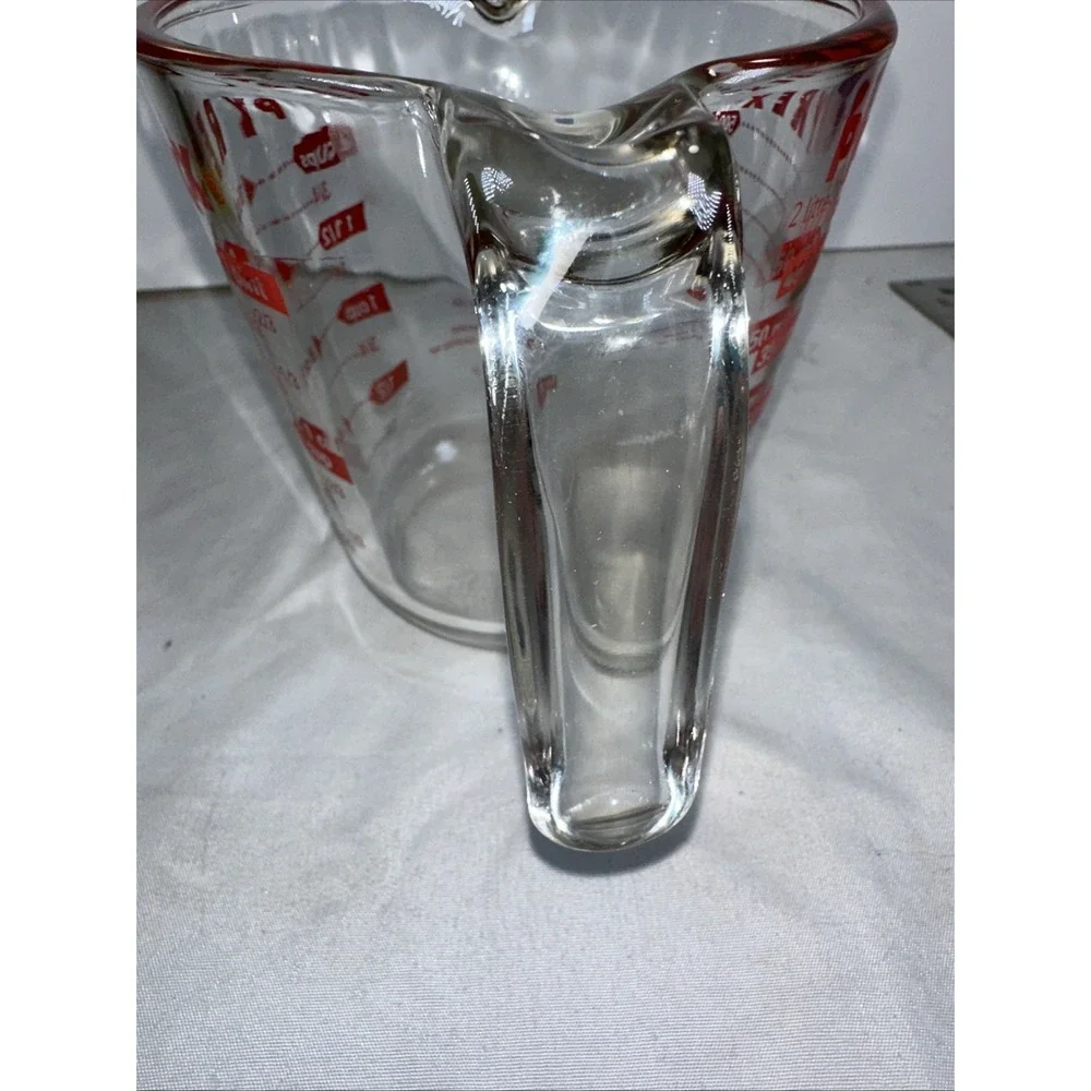 Vintage PYREX 2 Cup Measuring Cup Red Dotted Font Open Handle J-24 Mold USA